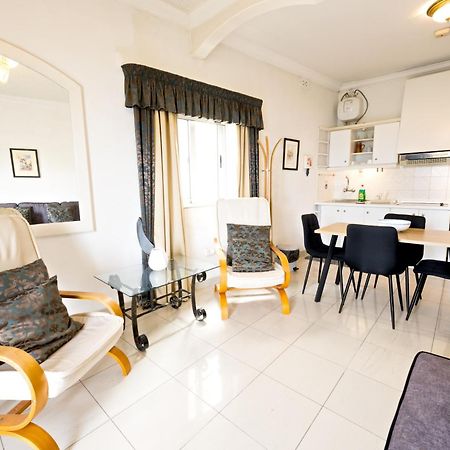 Vic- Seafront Apartment سليمة المظهر الخارجي الصورة