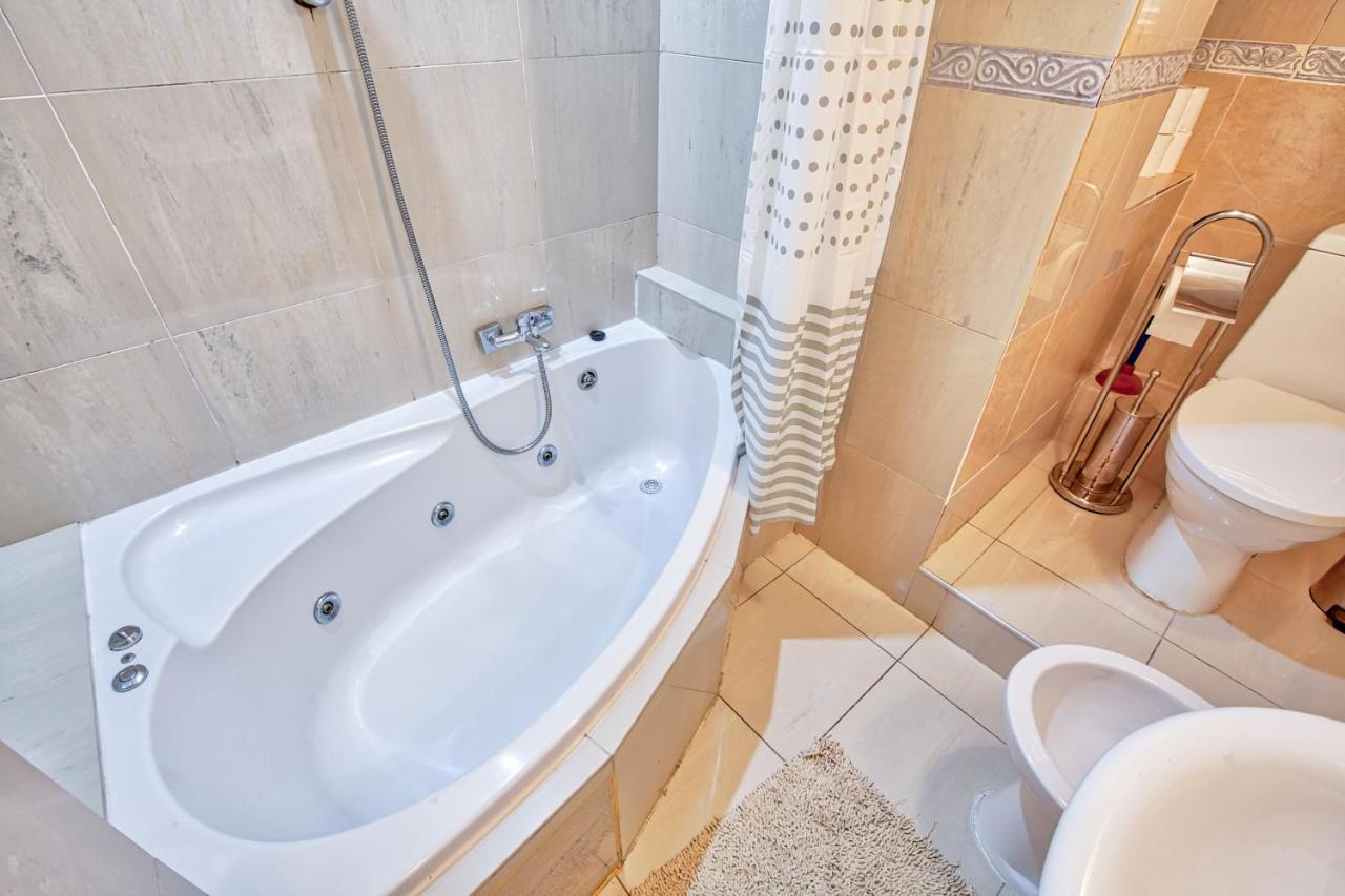 Vic- Seafront Apartment سليمة المظهر الخارجي الصورة